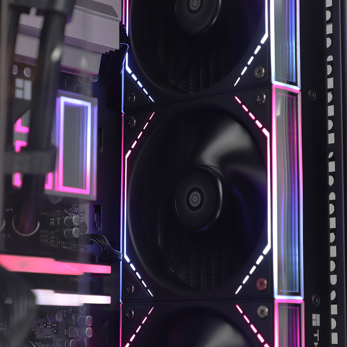 Pop ENCORE RTX 5070 Ryzen 7 7700 Gaming PC - BLACK